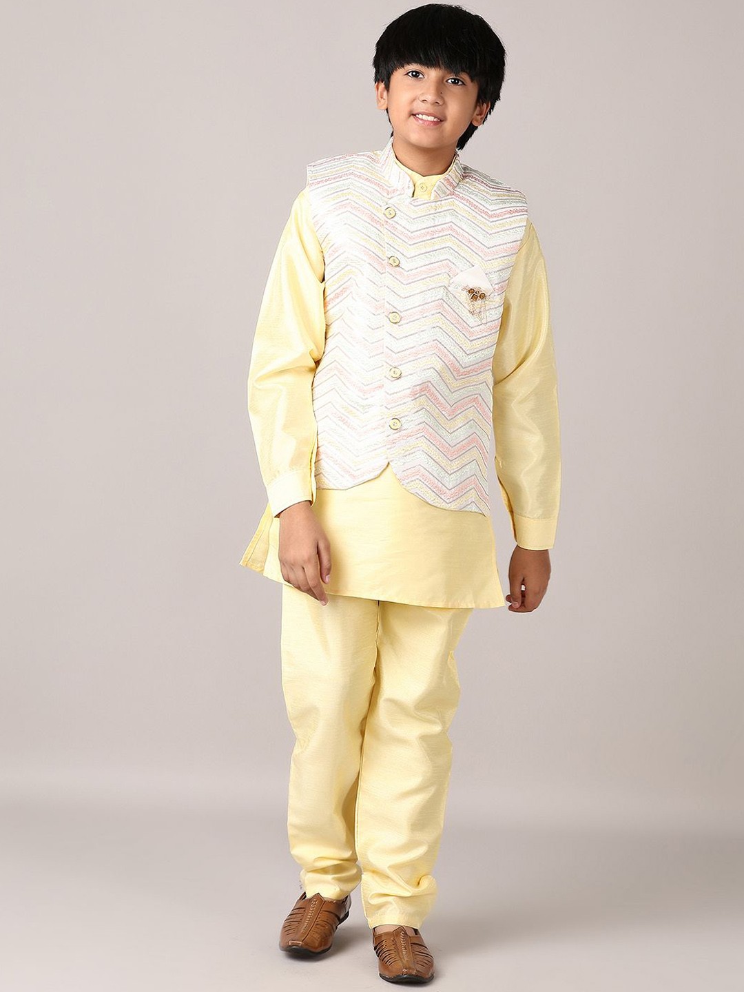 

V-Mart Boys Pure Cotton Mandarin Collar Kurta & Pyjamas With Nehru jacket, Yellow