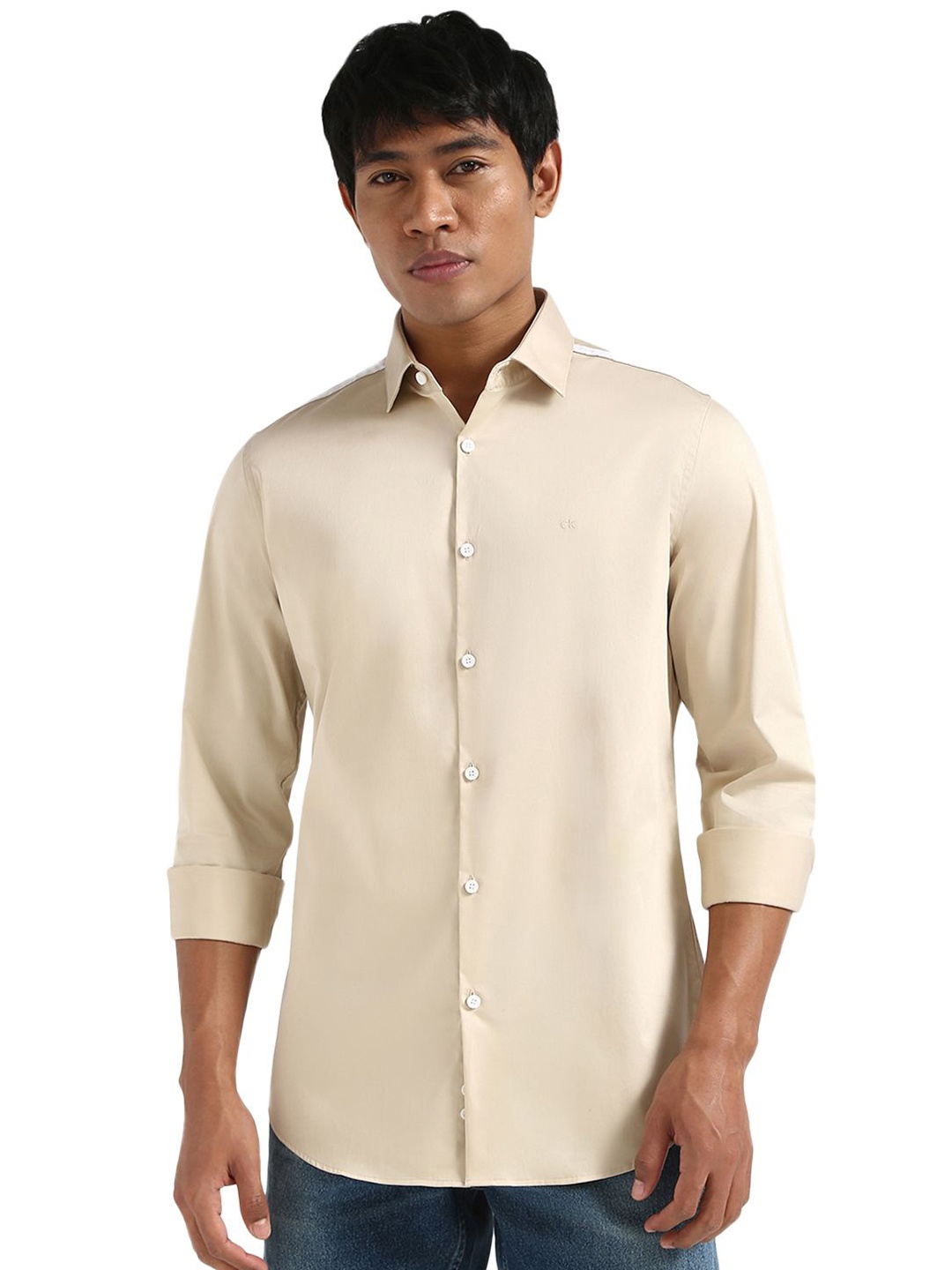 

Calvin Klein Jeans Men Spread Collar Solid Cotton Slim Fit Casual Shirt, Beige