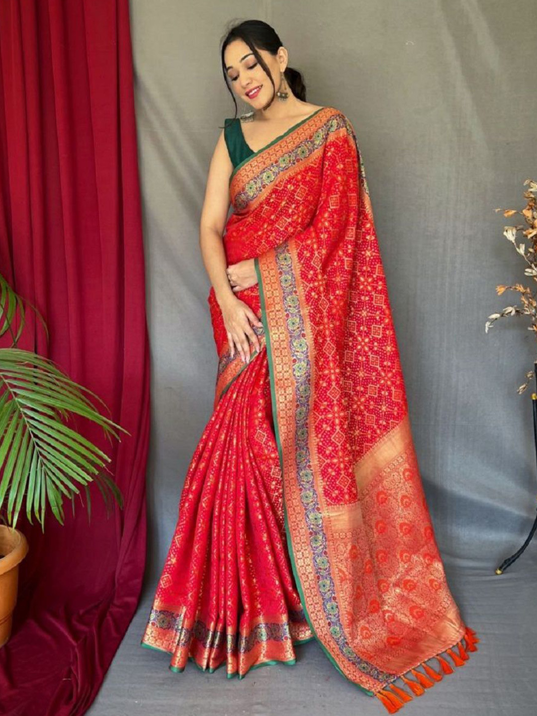 

Suha Zari Woven Design Pure Silk Patola Sarees, Red