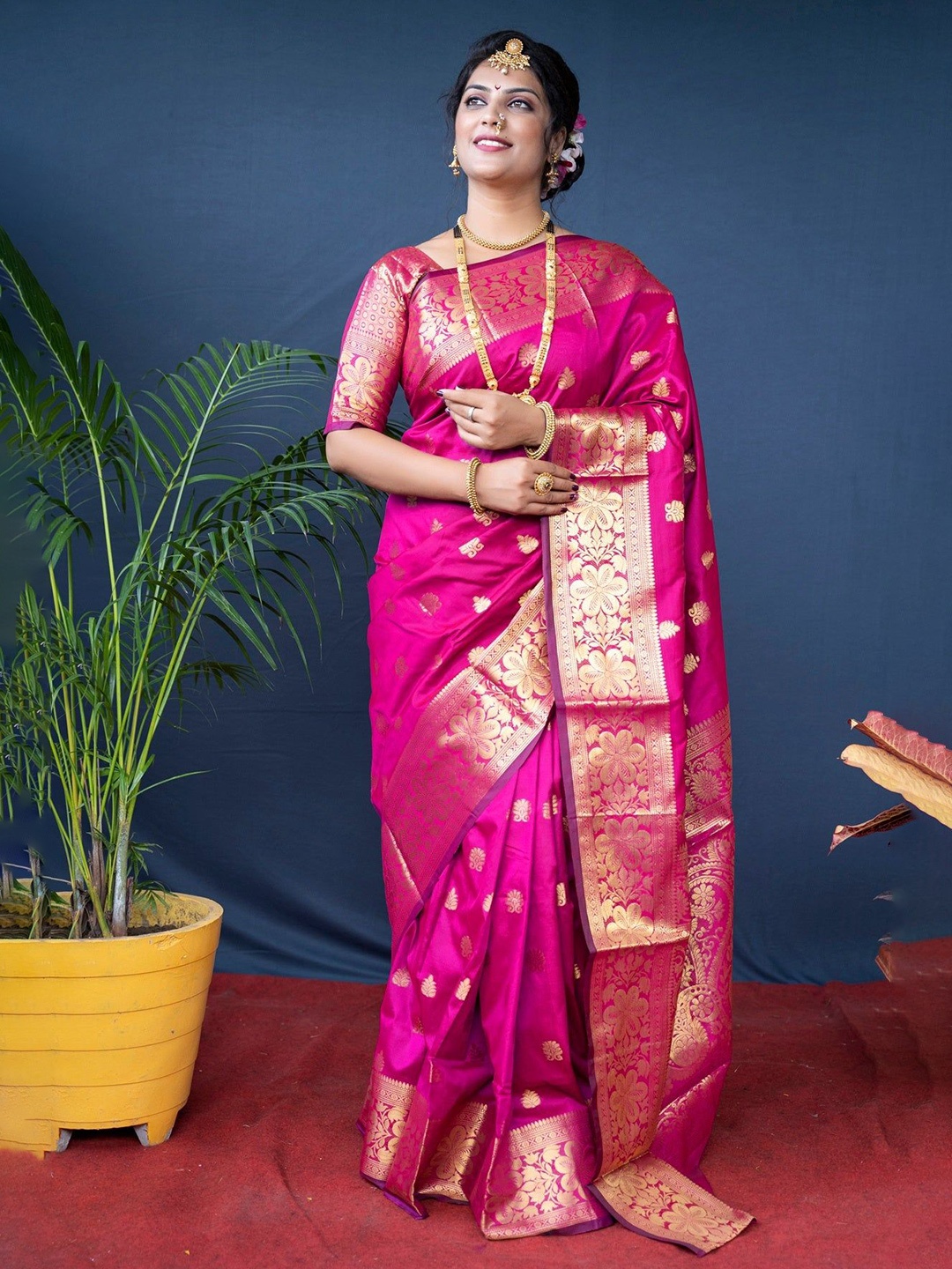 

Suha Woven Design Zari Banarasi Saree, Pink