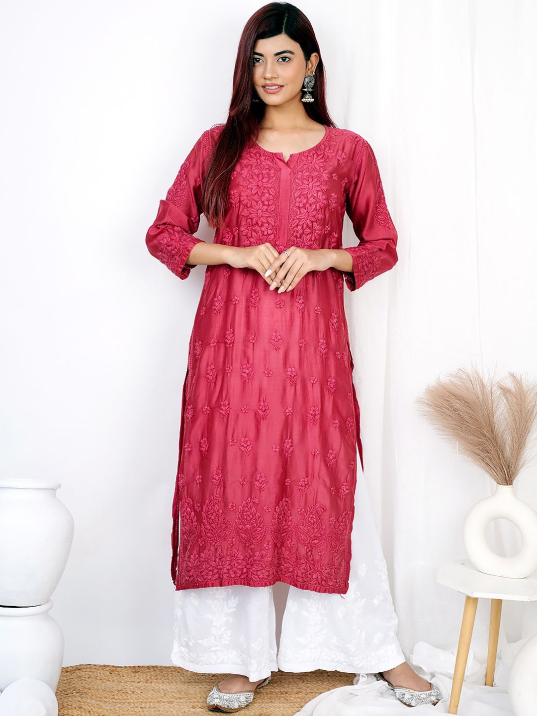 

The Chikan Label Ethnic Motifs Embroidered Chikankari Kurta, Maroon