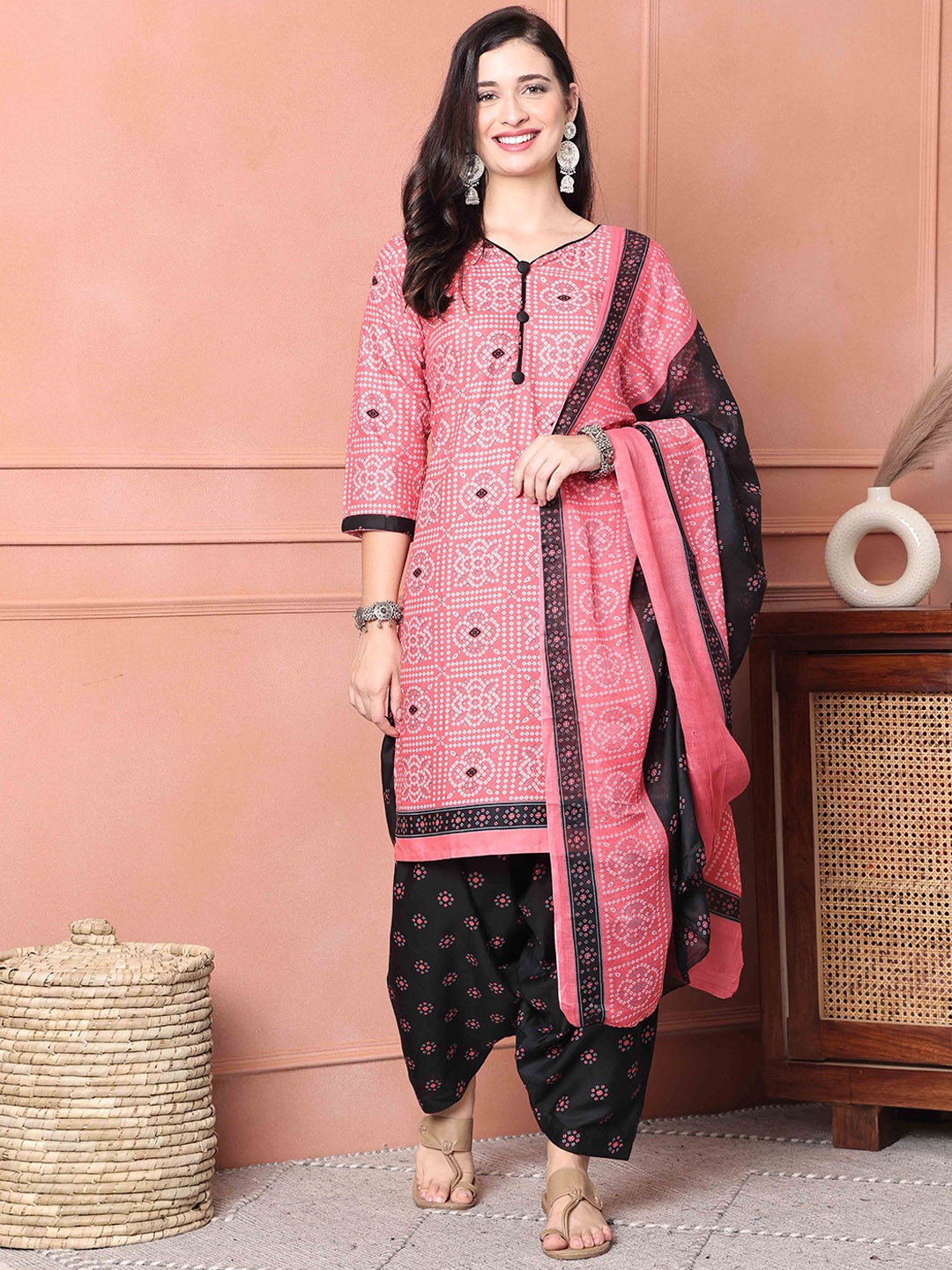 

Rajnandini Floral Printed Kurta with Salwar & Dupatta, Pink