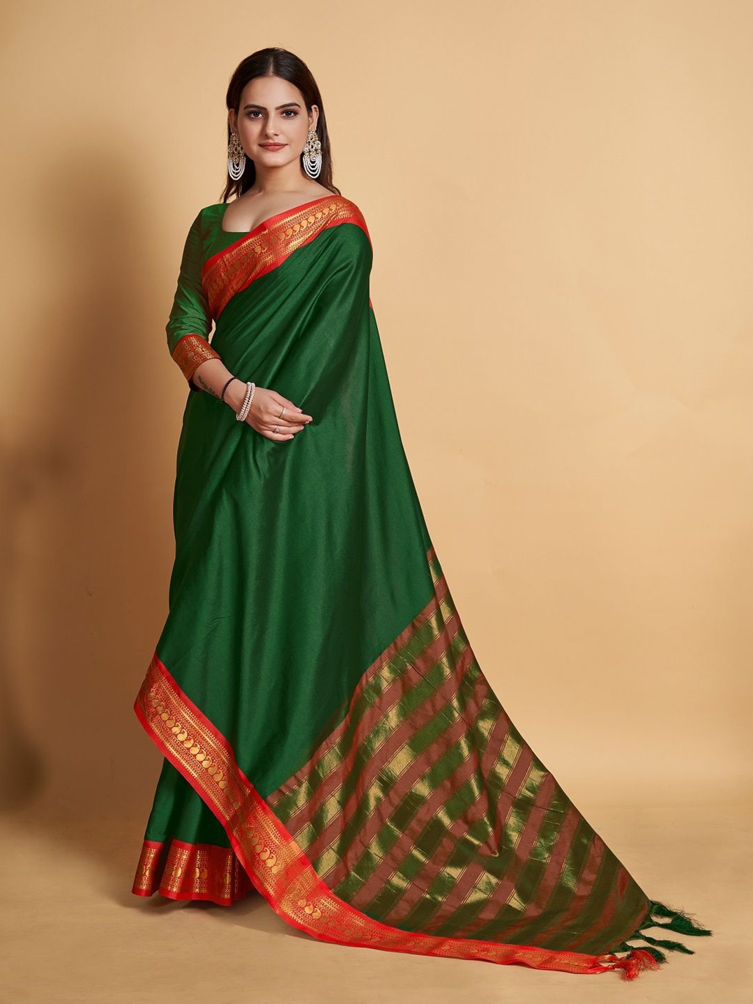 

Suha Woven Design Zari Pure Silk Kanjeevaram Saree, Green