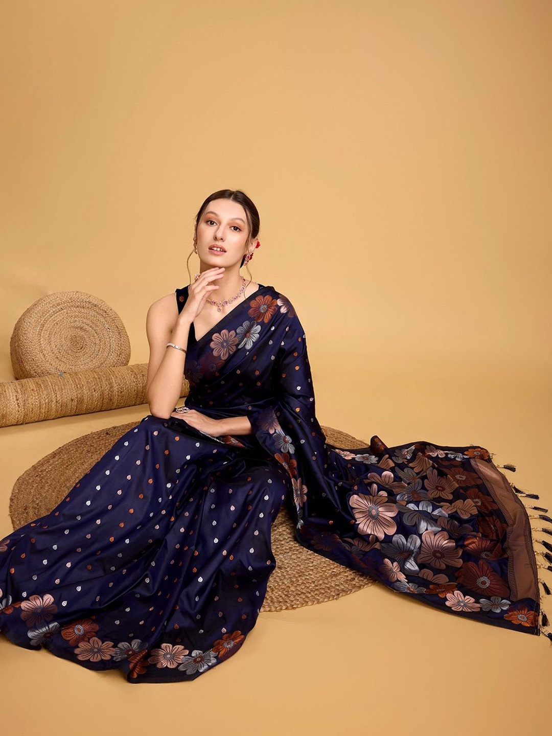 

Suha Woven Design Zari Pure Silk Banarasi Saree, Navy blue