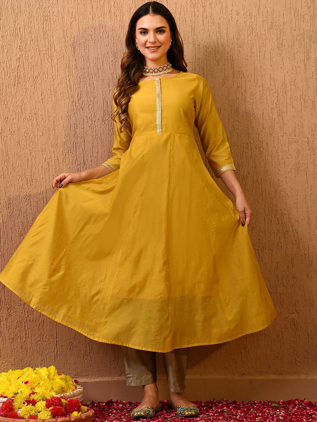 

DECKEDUP Round Neck Regular Sequinned Chanderi Cotton Anarkali Kurta with Trousers, Yellow