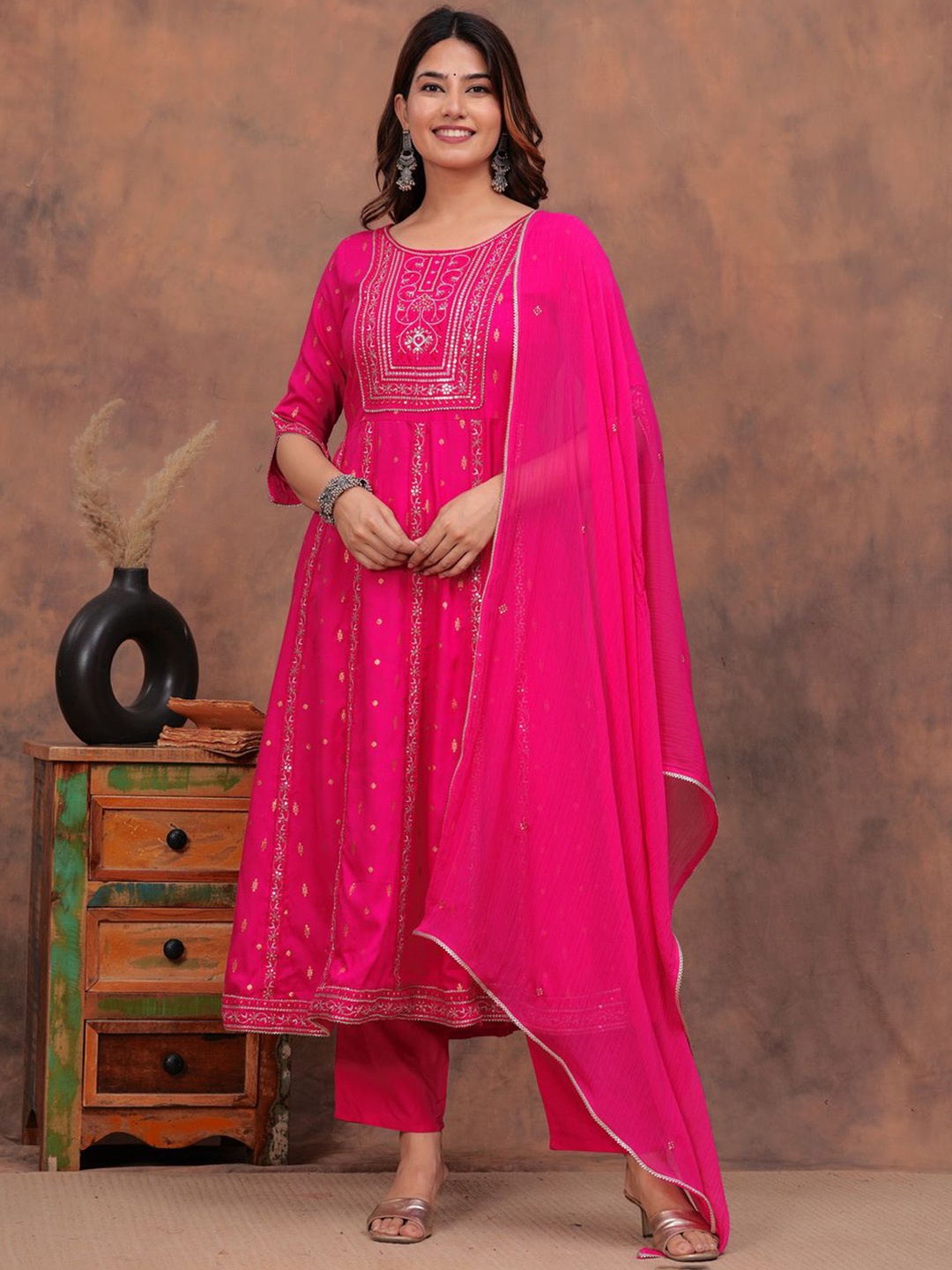 

TOULIN Floral Printed Zari Anarkali Kurta With Palazzos & Dupatta, Pink