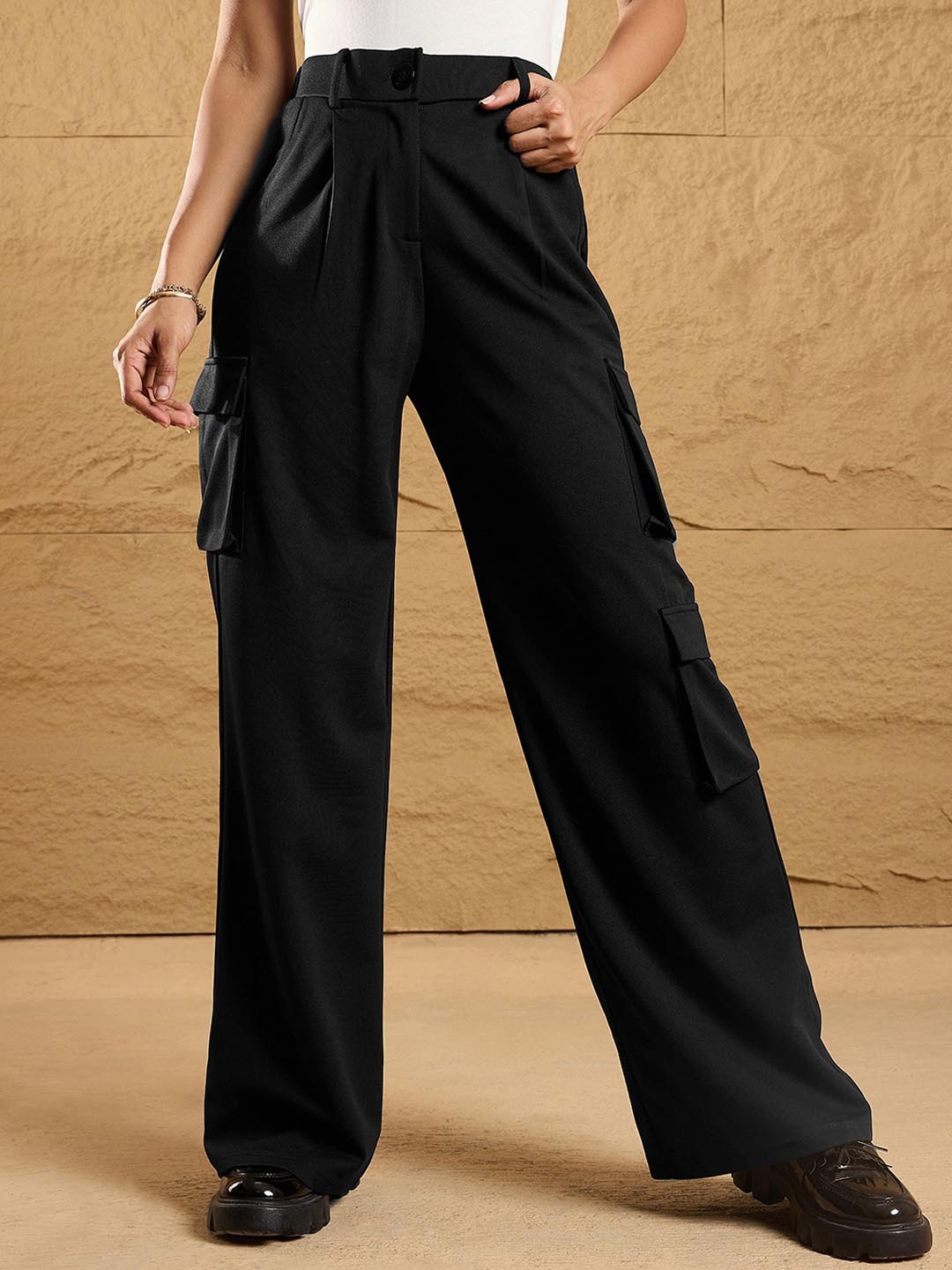 

SASSAFRAS Women Comfort High-Rise Cargos Trousers, Black