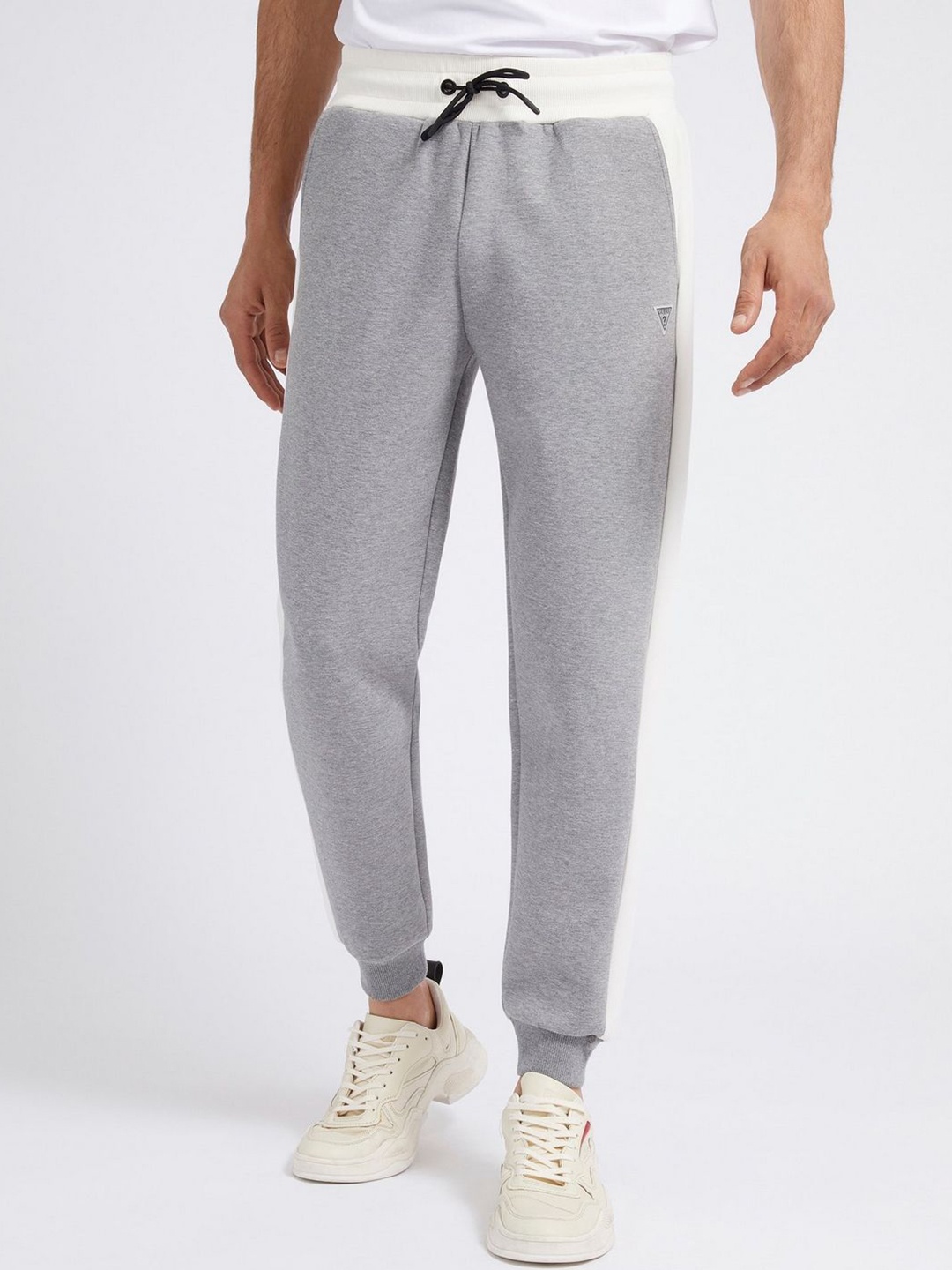 

GUESS Men Solid Regular Fit Mid-Rise Joggers, Grey