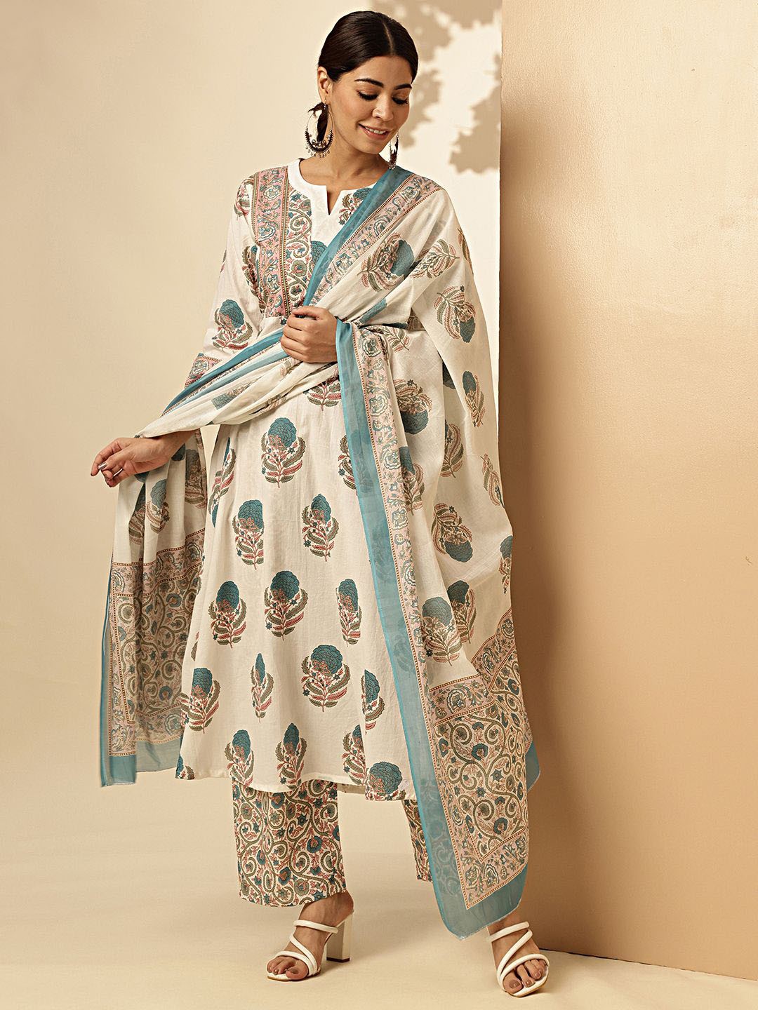 

Vbuyz Floral Printed Pure Cotton Straight Kurta With Palazzo & Dupatta, White