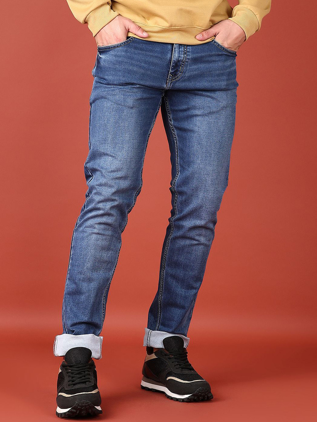 

V-Mart Men Mid-Rise Light Fade Regular Fit Stretchable Jeans, Blue