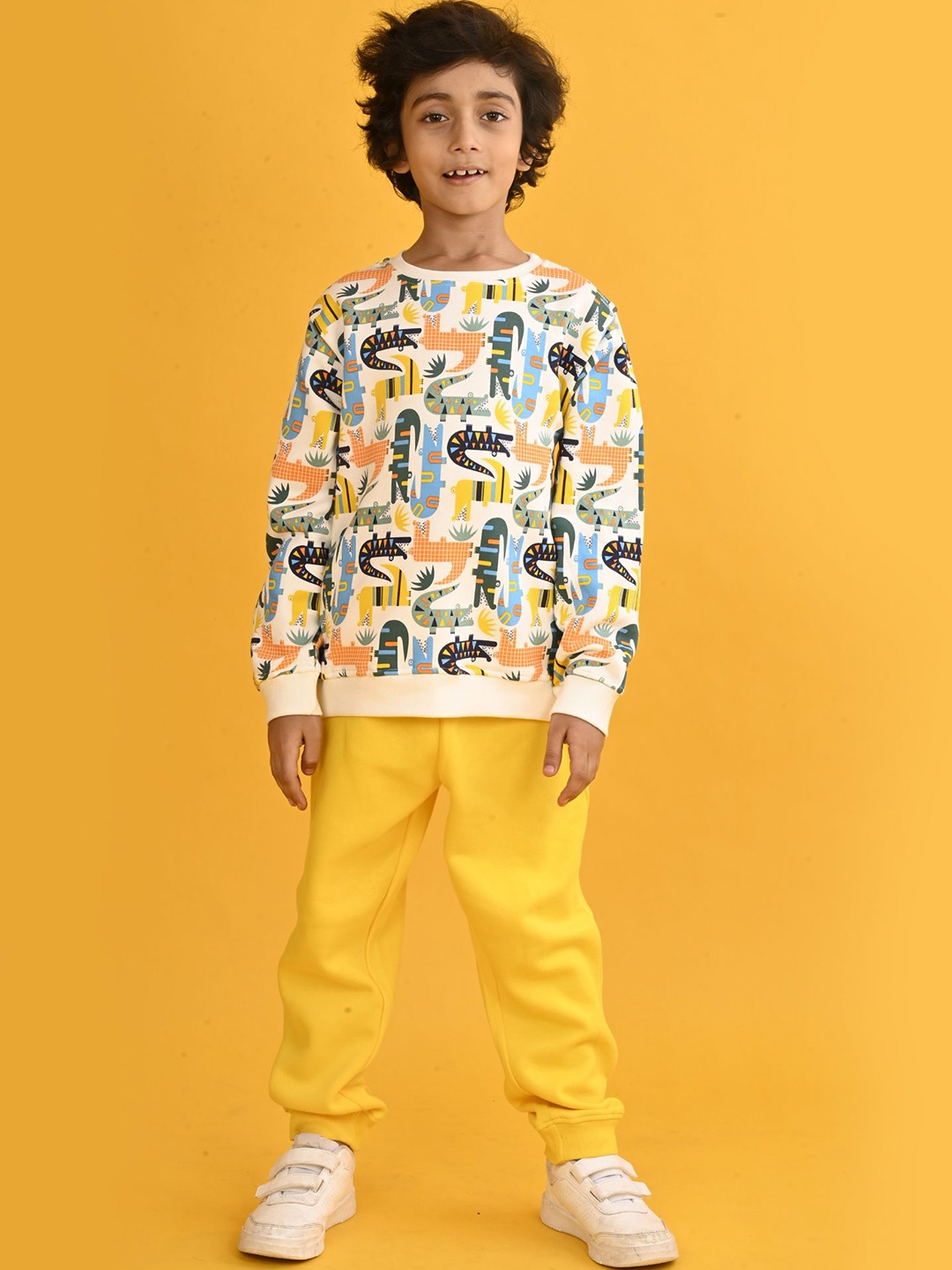

Anthrilo Boys Printed Sweatshirt With Joggers, White