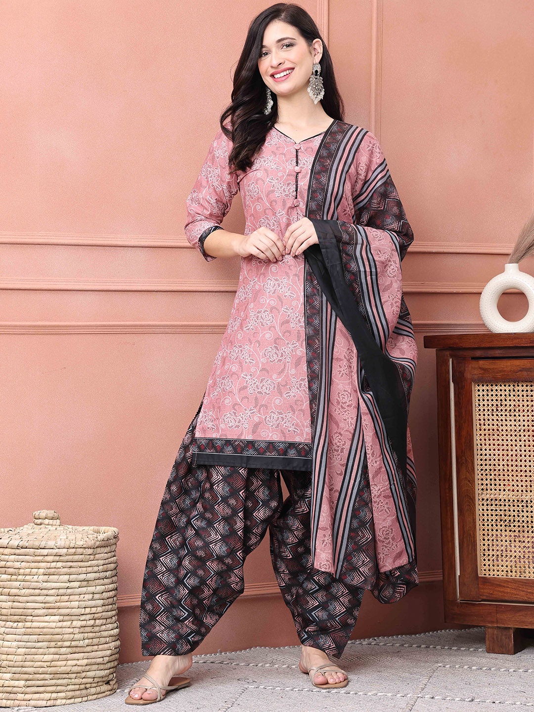 

Rajnandini Floral Printed Kurta with Salwar & Dupatta, Mauve