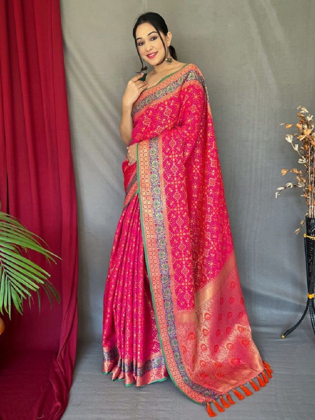 

Suha Woven Design Zari Pure Silk Patola Saree, Pink