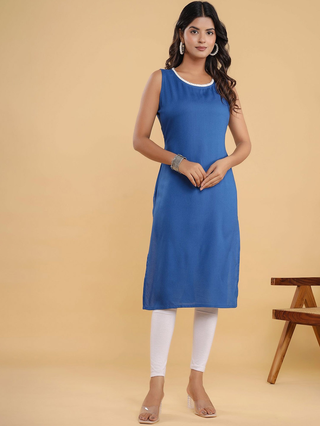 

Neemiya Round Neck Sleeveless Regular Straight Kurta, Blue