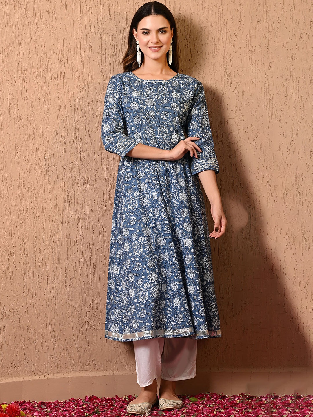 

DECKEDUP Round Neck Floral Printed Panelled Cotton Anarkali Kurta, Blue