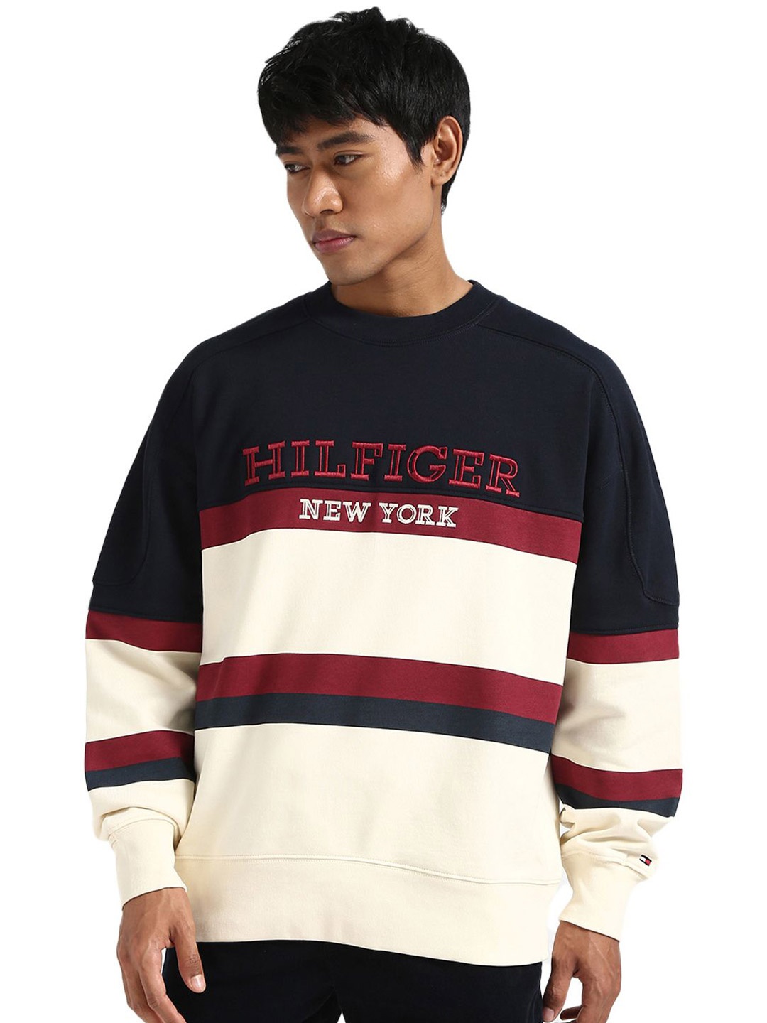 

Tommy Hilfiger Men Cotton Typography Sweatshirt, Off white