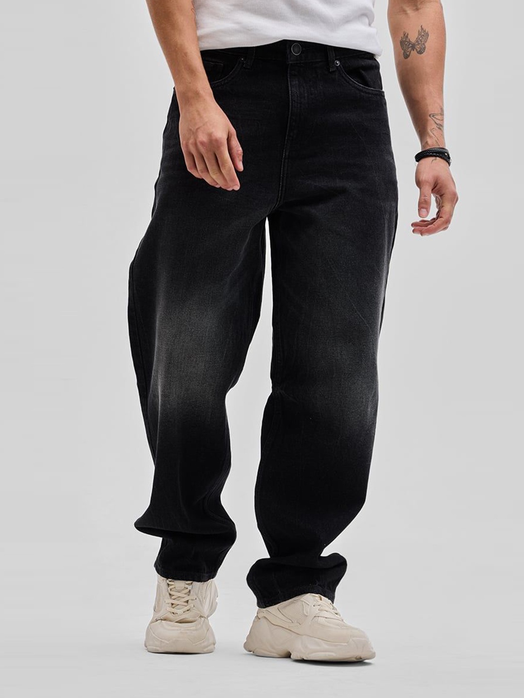 

Snitch Men Loose Relaxed Fit Light Fade Stretchable Cotton Jeans, Black