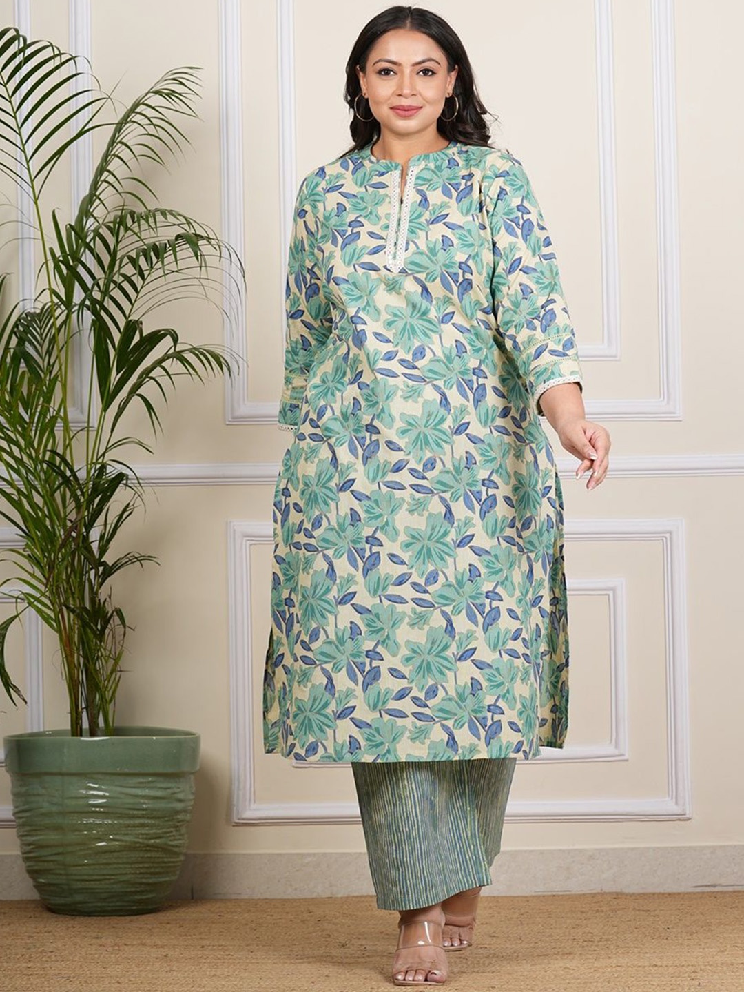 

YASH GALLERY Plus Size Floral Printed Kurta with Trouser, Green