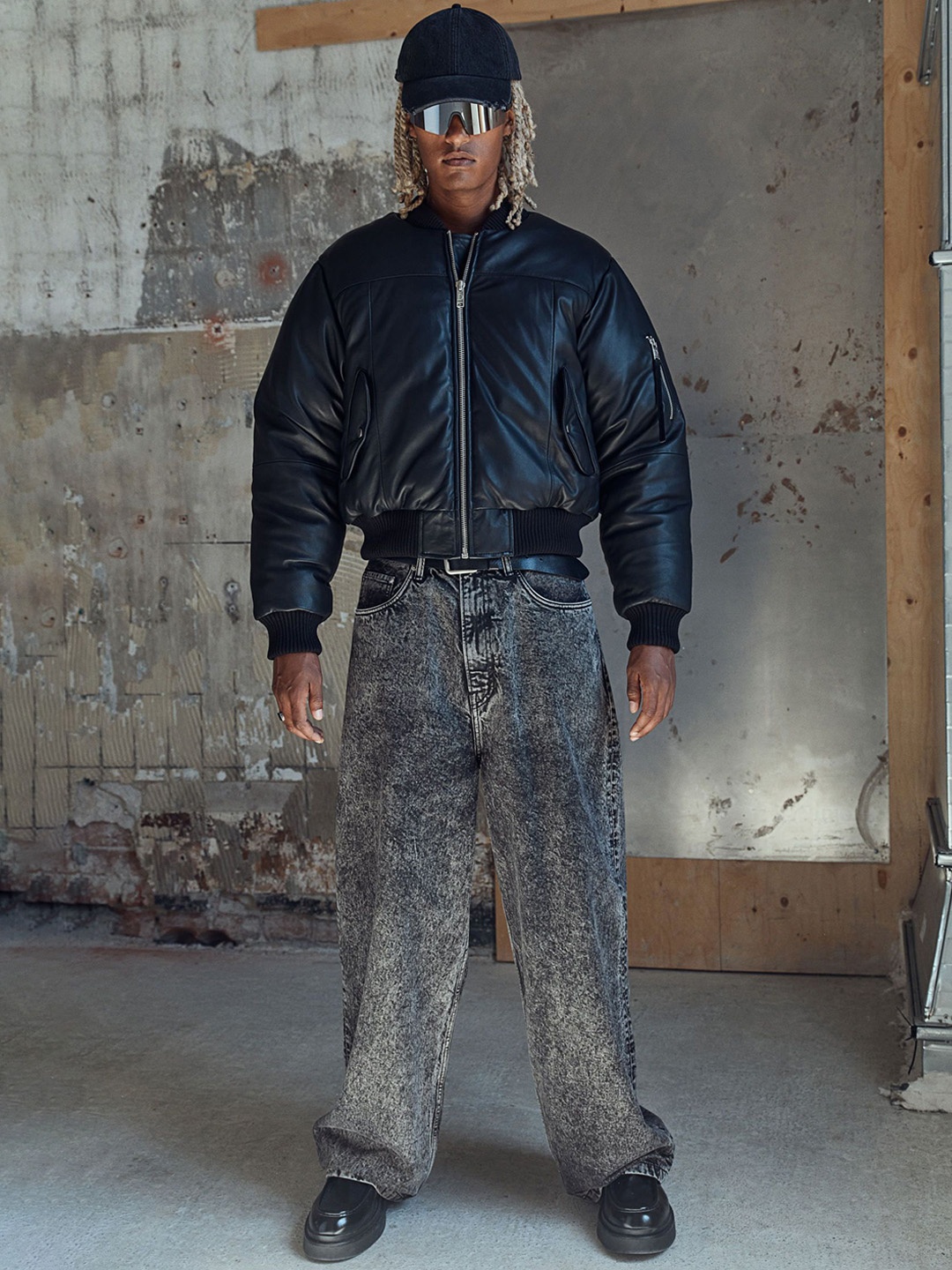 

H&M Men Super Baggy Jeans, Black