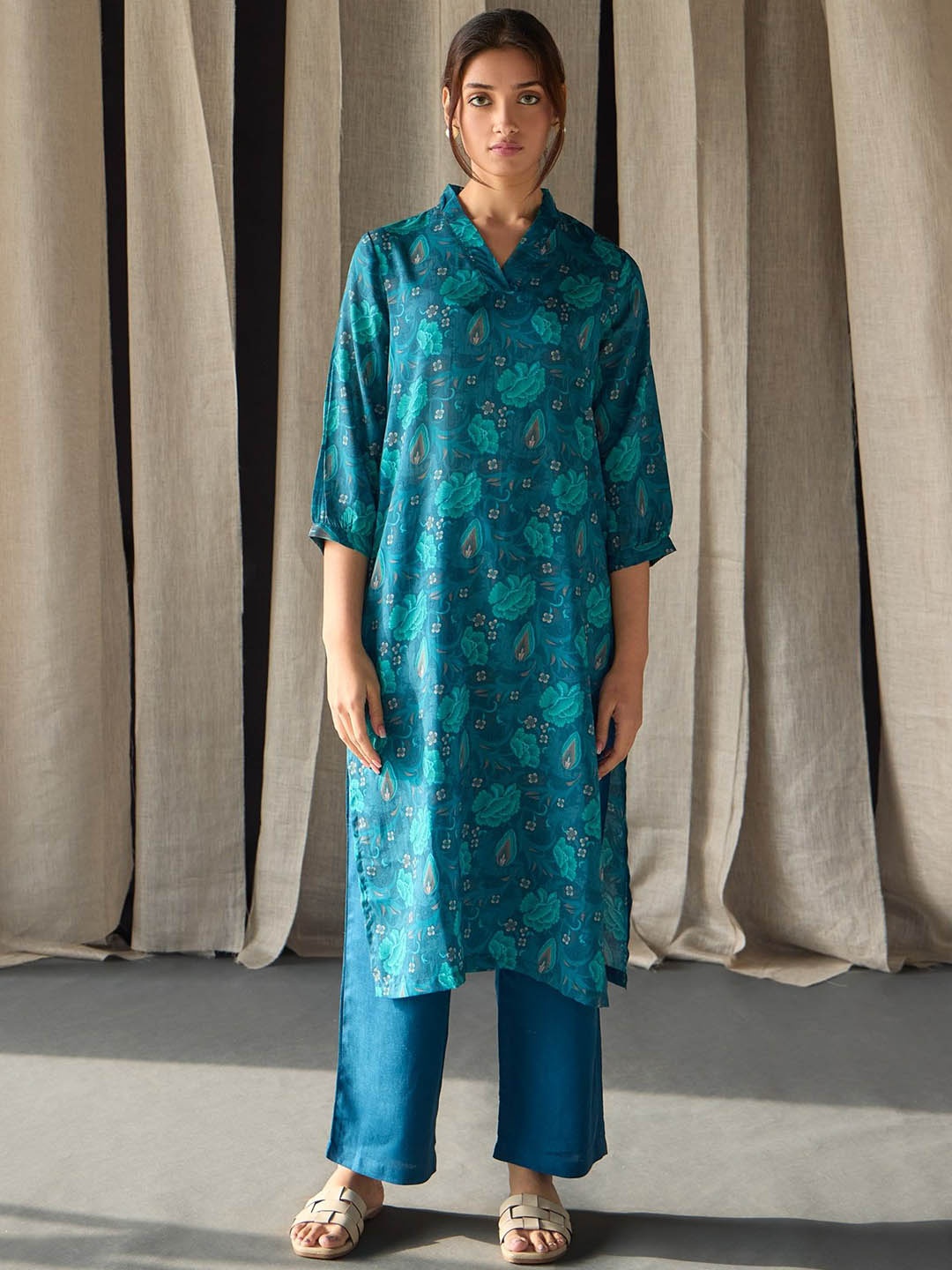 

Bombay Bloom Ethnic Motifs Printed V-Neck Tencel Regular Straight Kurta, Teal