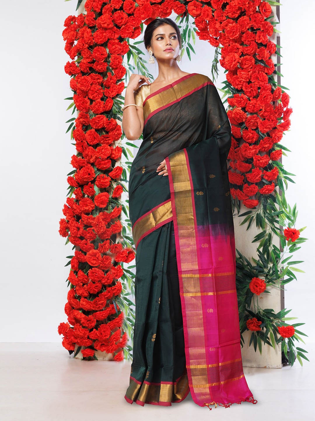 

Unnati Silks Woven Design Silk Cotton Handloom Kanjeevaram Saree, Black