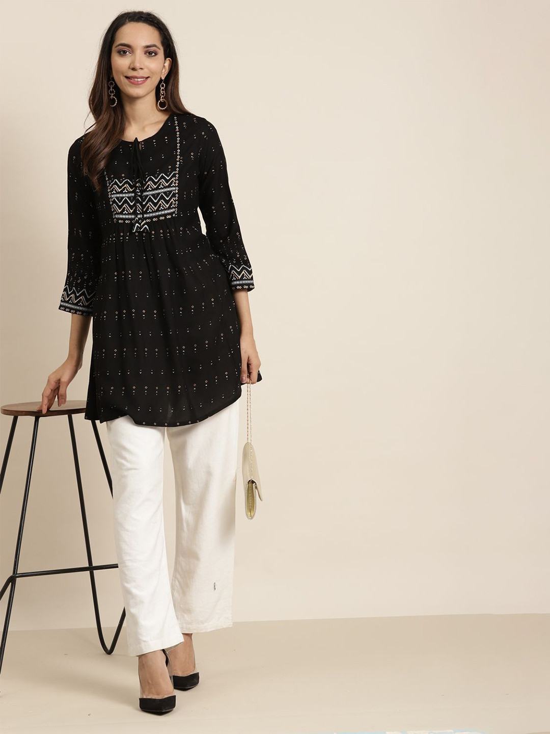 

YASH GALLERY Women Round Neck Geometric Printed Three-Quarter Sleeves Kurti, Black