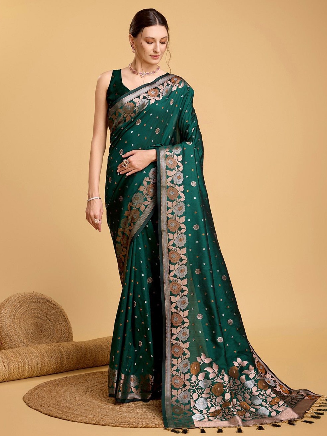 

Suha Ethnic Motifs Woven Design Zari Pure Silk Banarasi Saree, Green
