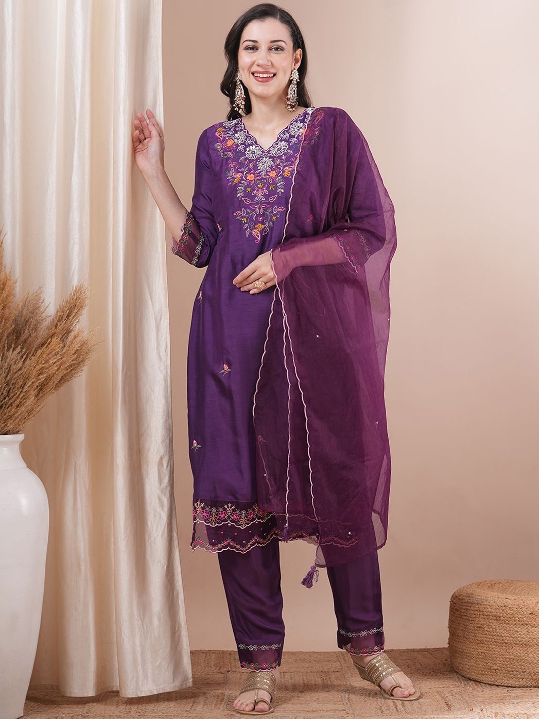 

FASHOR Floral Embroidered Thread Work Straight Kurta With Trousers & Dupatta, Purple