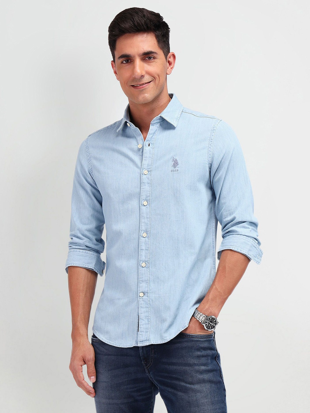 

U.S. Polo Assn. Denim Co. Men Cutaway Collar Solid Cotton Slim Fit Casual Shirt, Blue