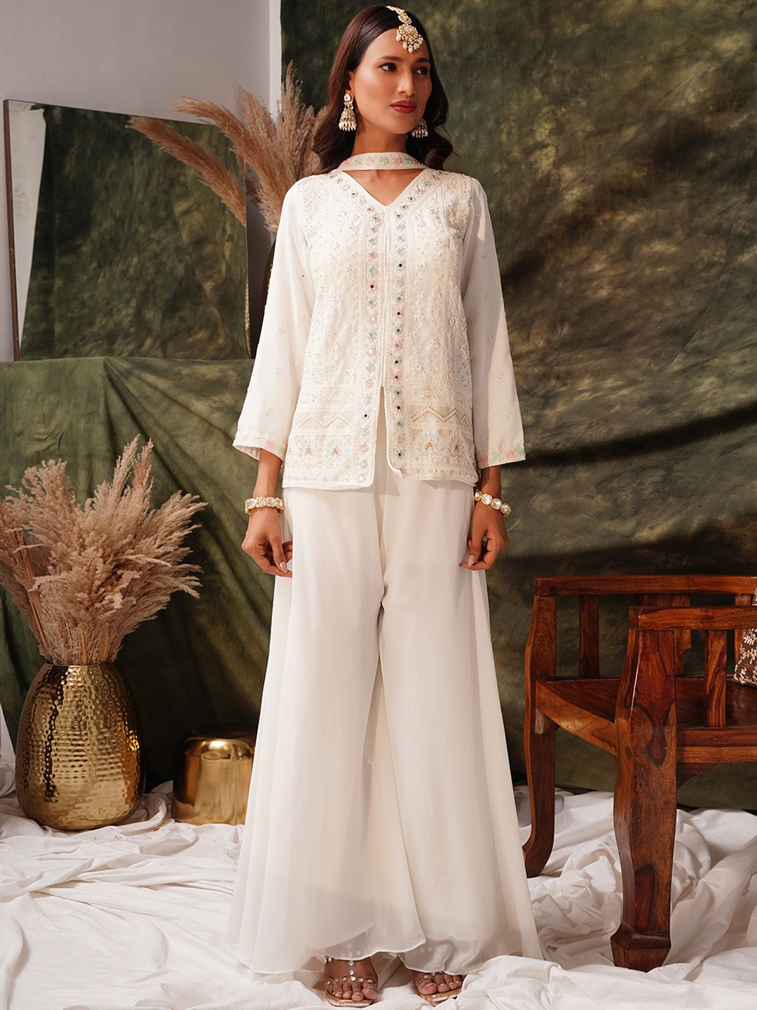 

AMOHA TRENDZ Ethnic Motifs Embroidered Panelled Kurta with Palazzos & Dupatta, Cream