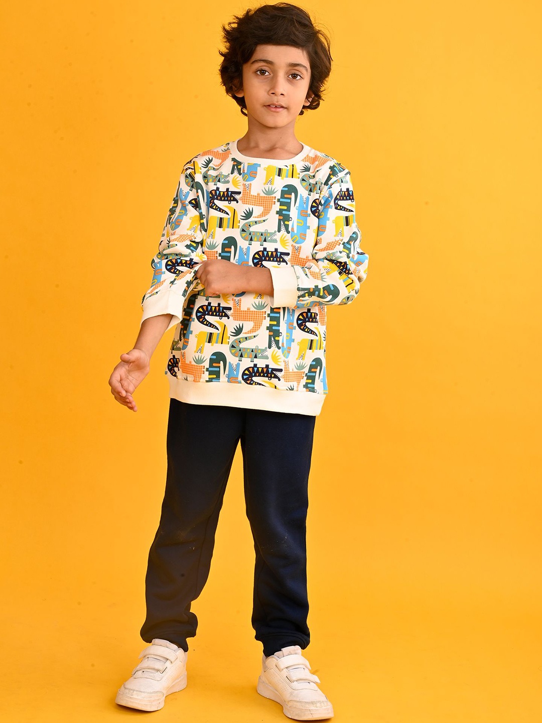 

Anthrilo Boys CROCODILE Printed Sweatshirt With Joggers, White