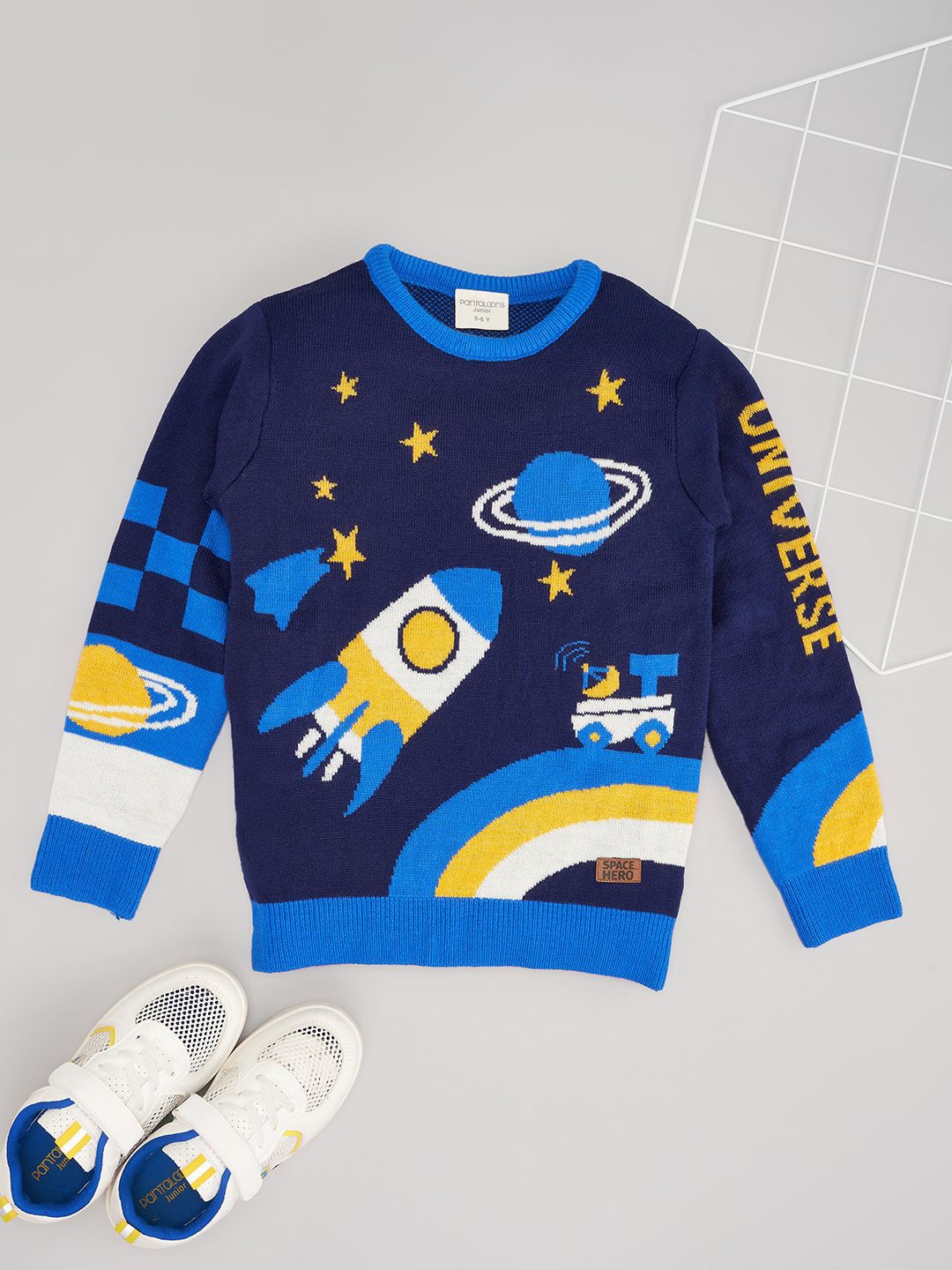 

Pantaloons Junior Boys Quirky Printed Pullover, Navy blue