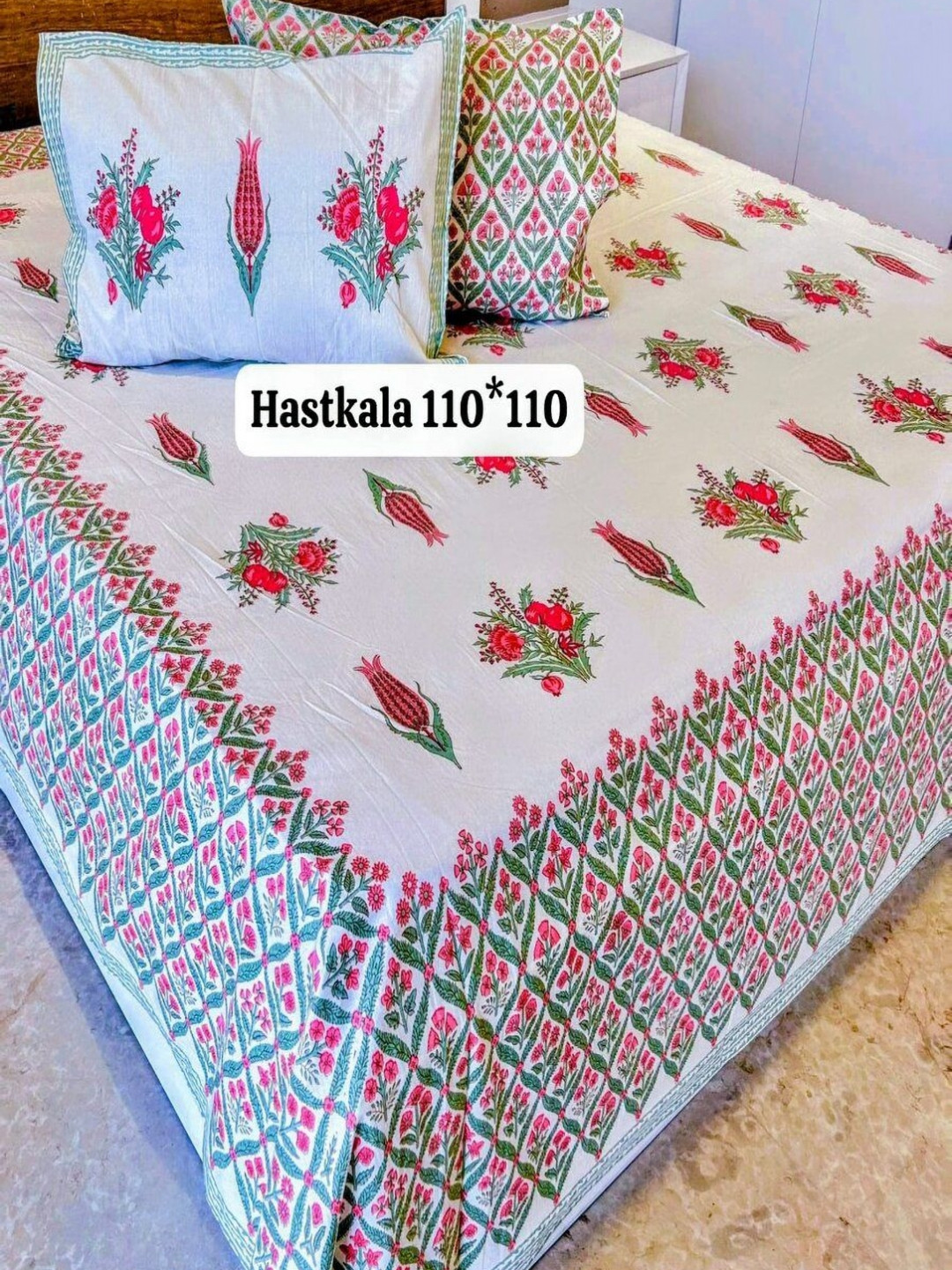 

Bedbathandbliss White Floral 300 TC King Bedsheet with 2 Pillow Covers