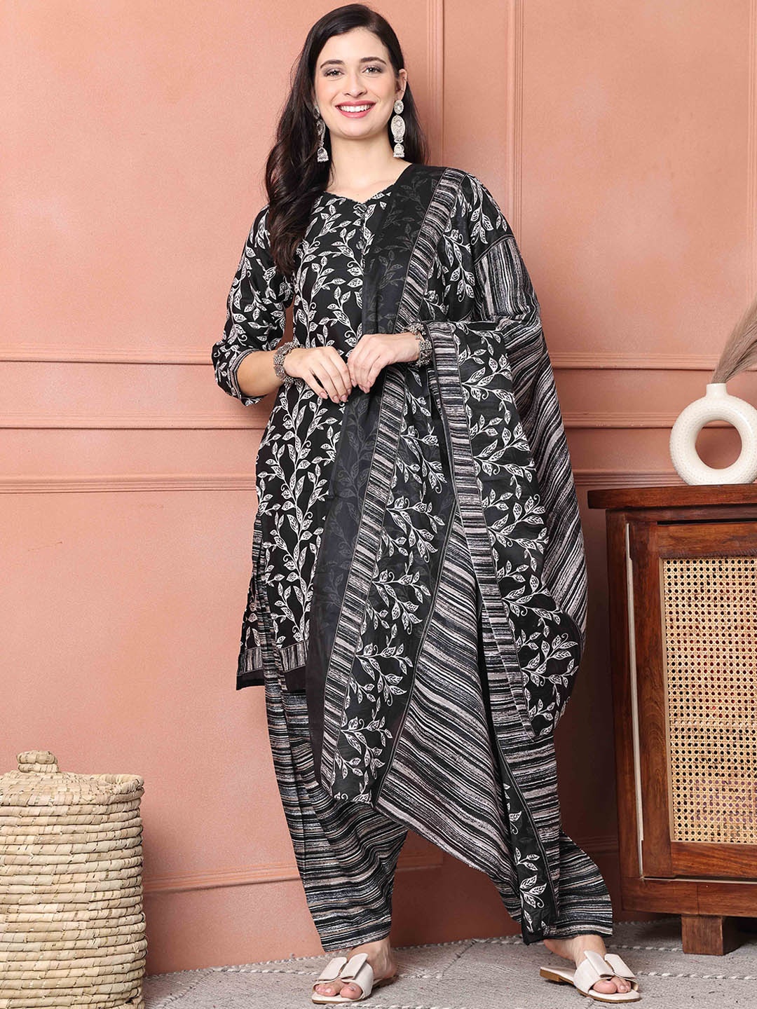 

KALINI Floral Printed Straight Kurta With Salwar & Dupatta, Black
