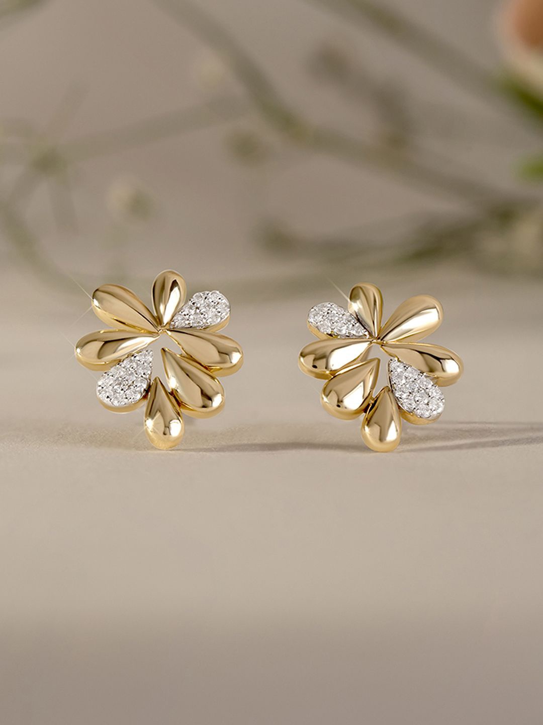 

Mia by Tanishq Women 14 KT Diamond Stud Earrings - 2.2gm, Gold