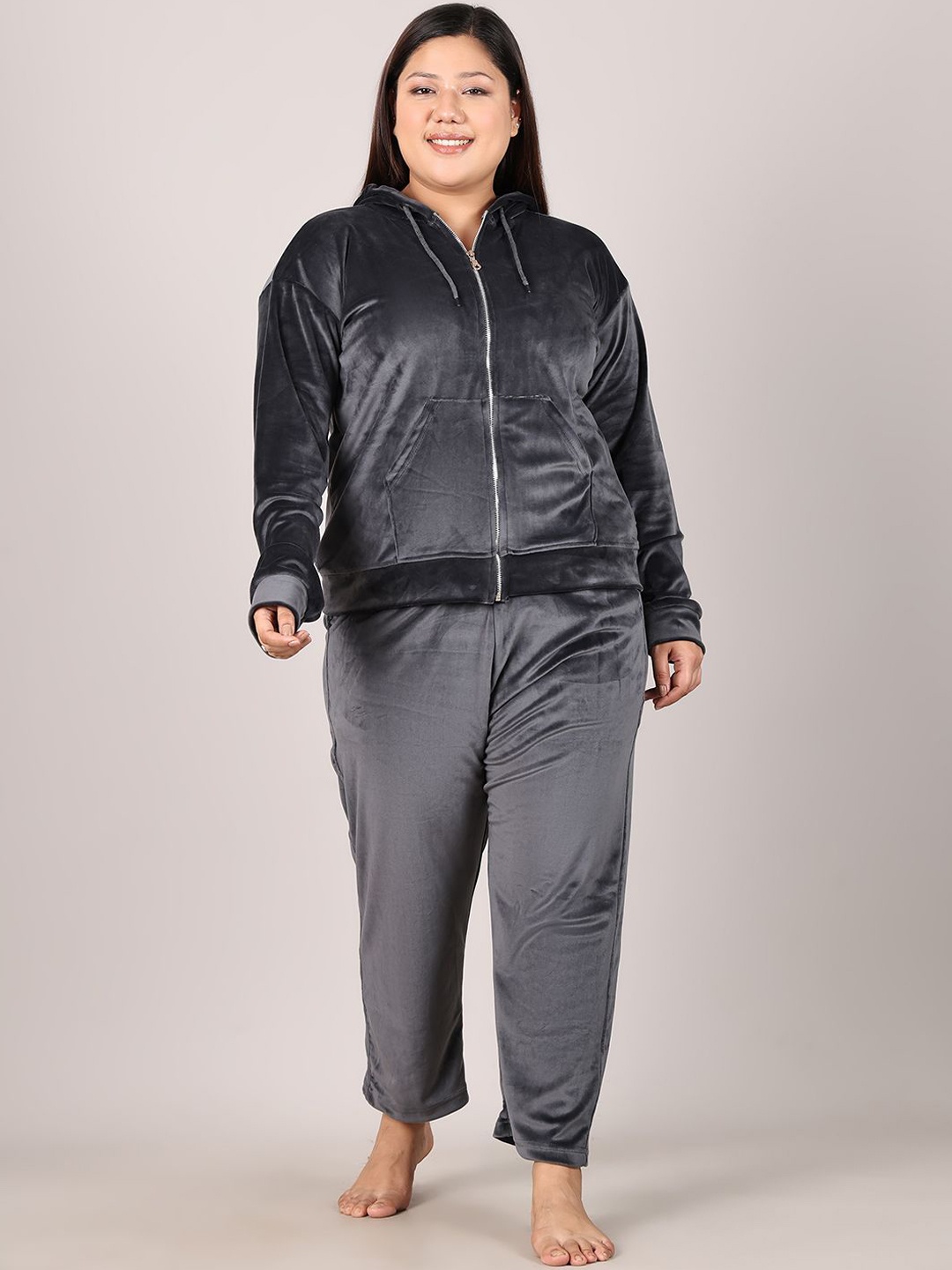 

TAG 7 Women Velvet Hoodie Plus Size Night suit, Black