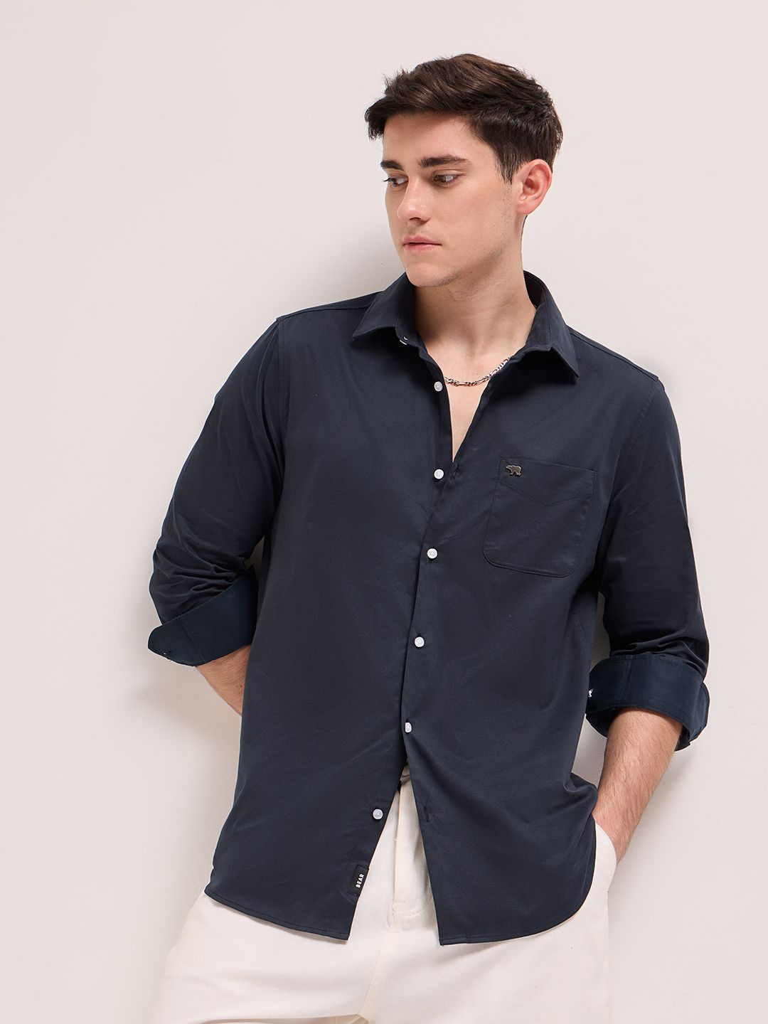 

THE BEAR HOUSE Men Spread Collar Solid Cotton Slim Fit Casual Shirt, Navy blue