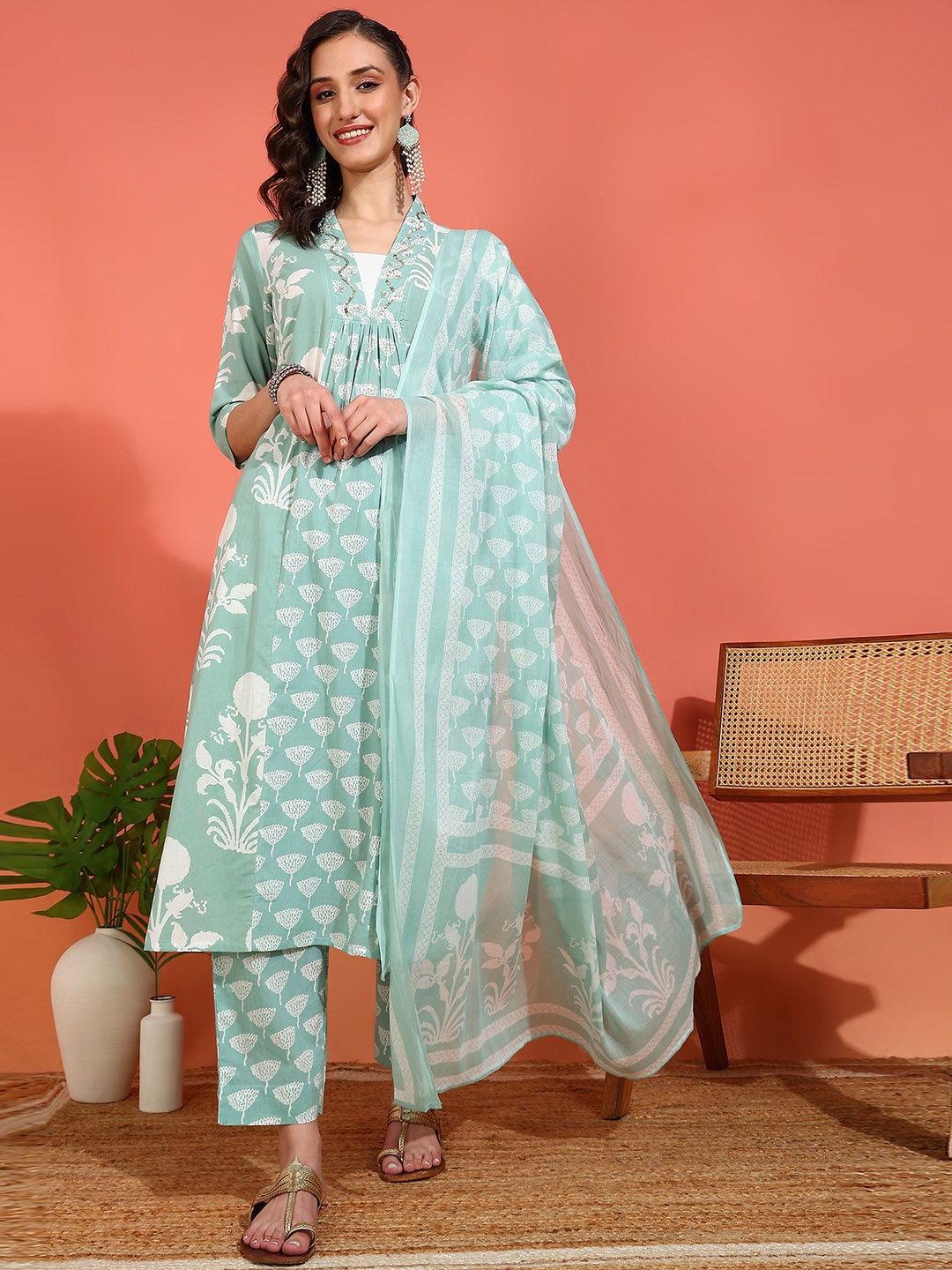

YASH GALLERY Floral Printed Sequinned Pure Cotton Kurta with Trouser & Dupatta, Green