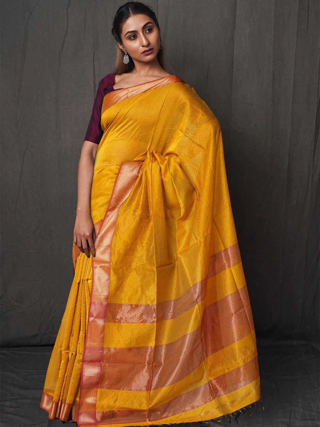 

Unnati Silks Checked Zari Handloom Maheshwari Saree, Yellow