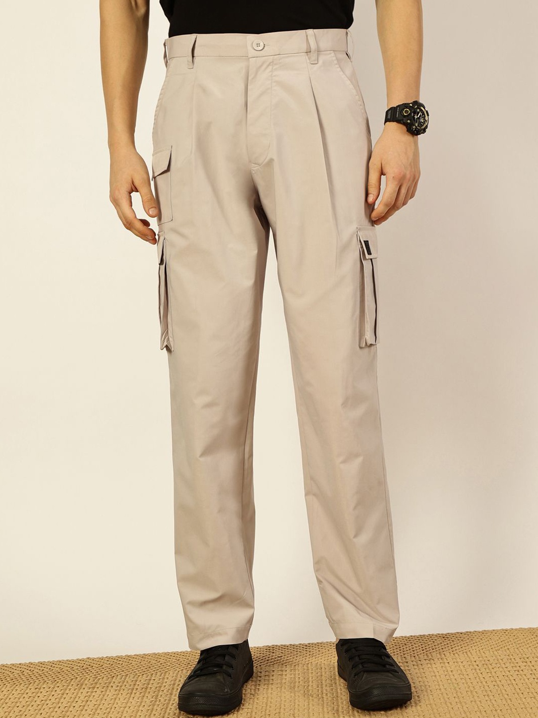 

Thomas Scott Men Mid-Rise Loose Fit Cargos, Grey