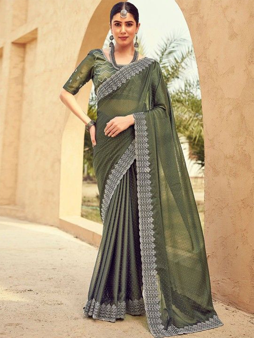 

Sanwariya Silk Embellished Sequinned Maheshwari Saree, Green