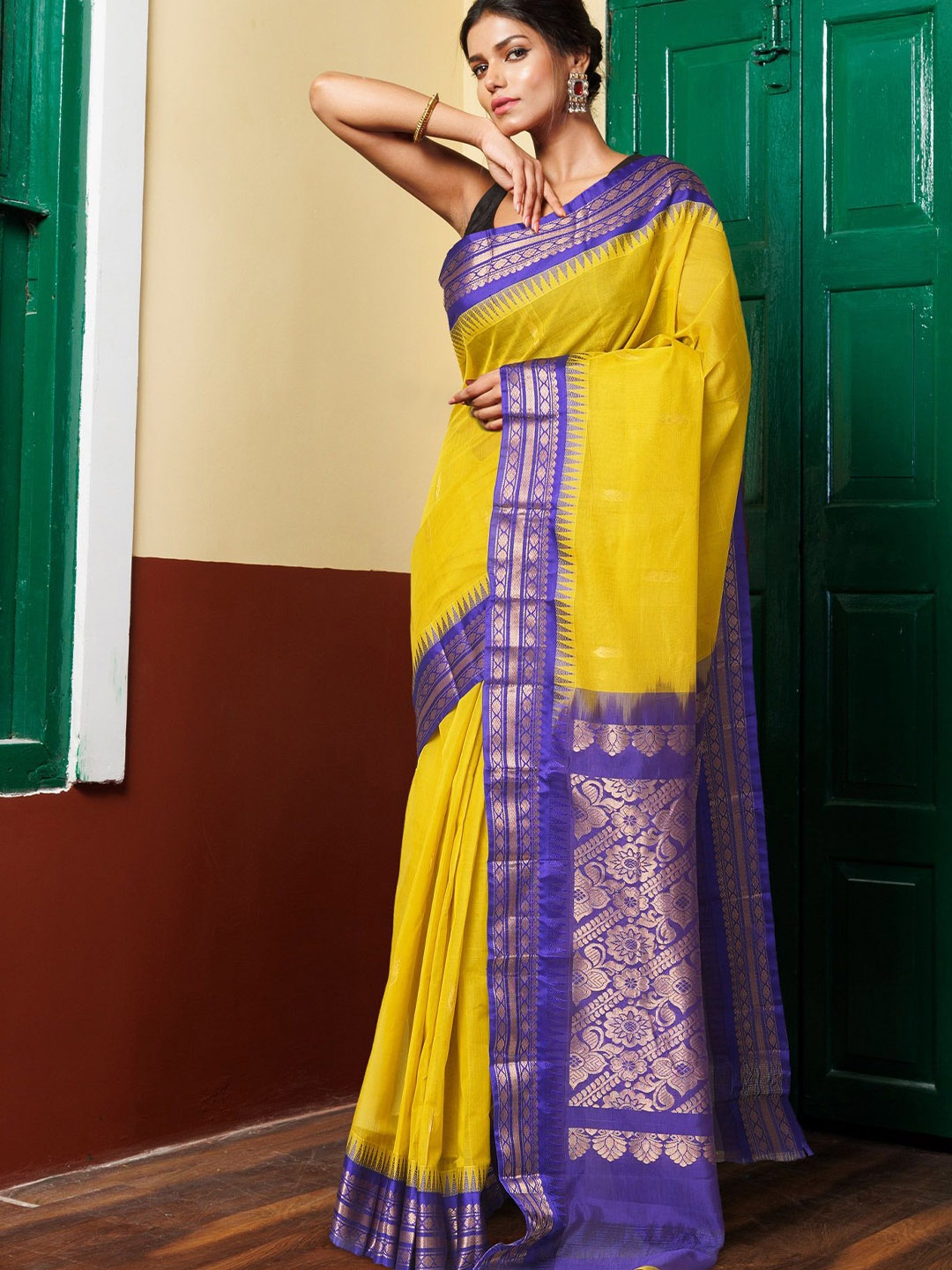 

Unnati Silks Zari Woven Design Pure Cotton Handloom Gadwal Saree, Yellow