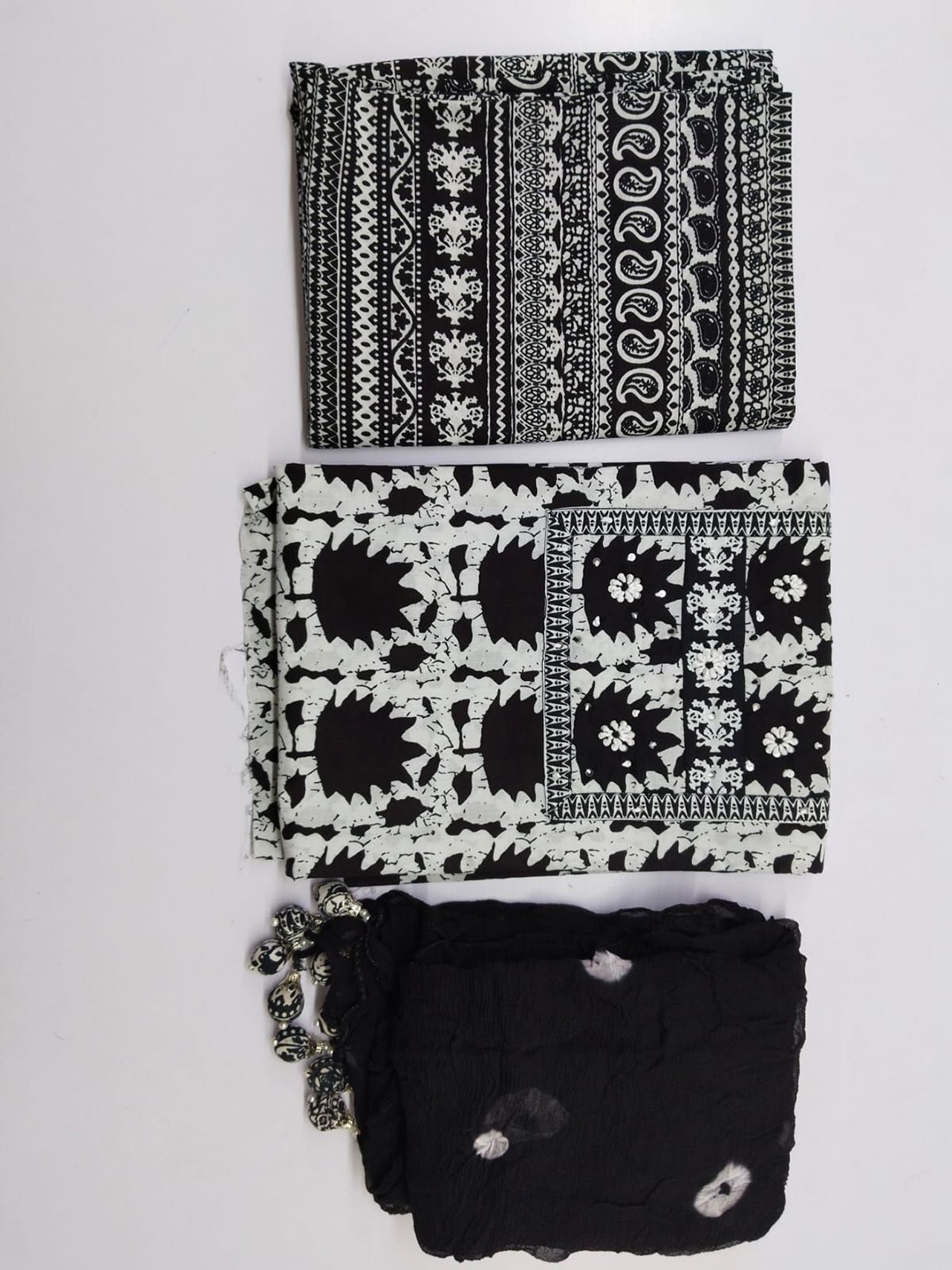 

HERE&NOW Tie & Dyed Pure Cotton Unstitched Dress Material, Black