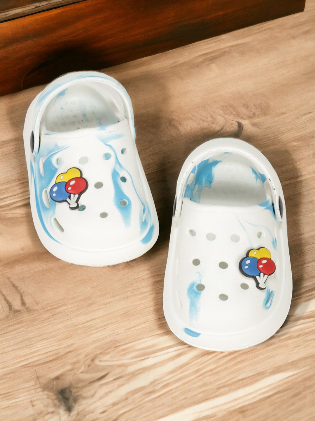 

Lil Lollipop Kids Rubber Clogs, White