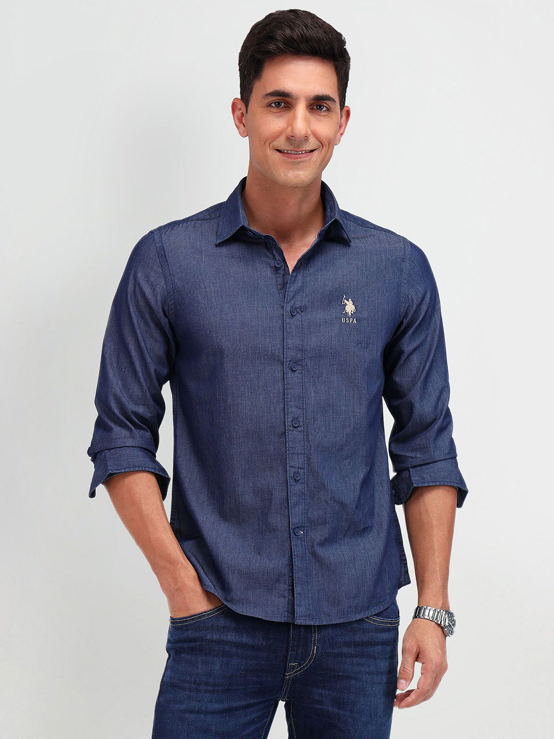 

U.S. Polo Assn. Denim Co. Men Cutaway Collar Solid Cotton Slim Fit Casual Shirt, Blue