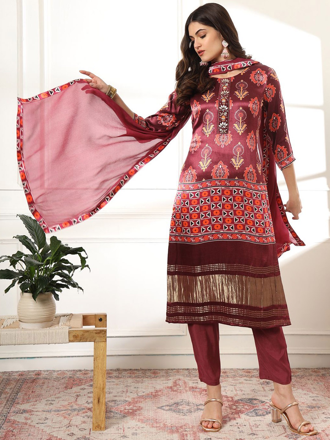 

Yufta Floral Printed Beads and Stones Round Neck Straight Kurta with Trousers & Dupatta, Burgundy