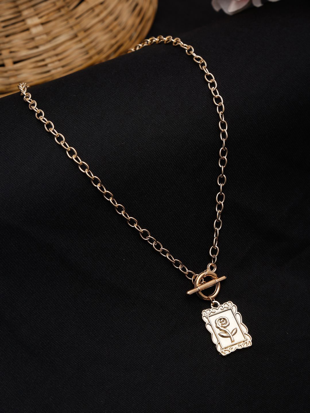 

YouBella Gold-Plated Pendant Chain