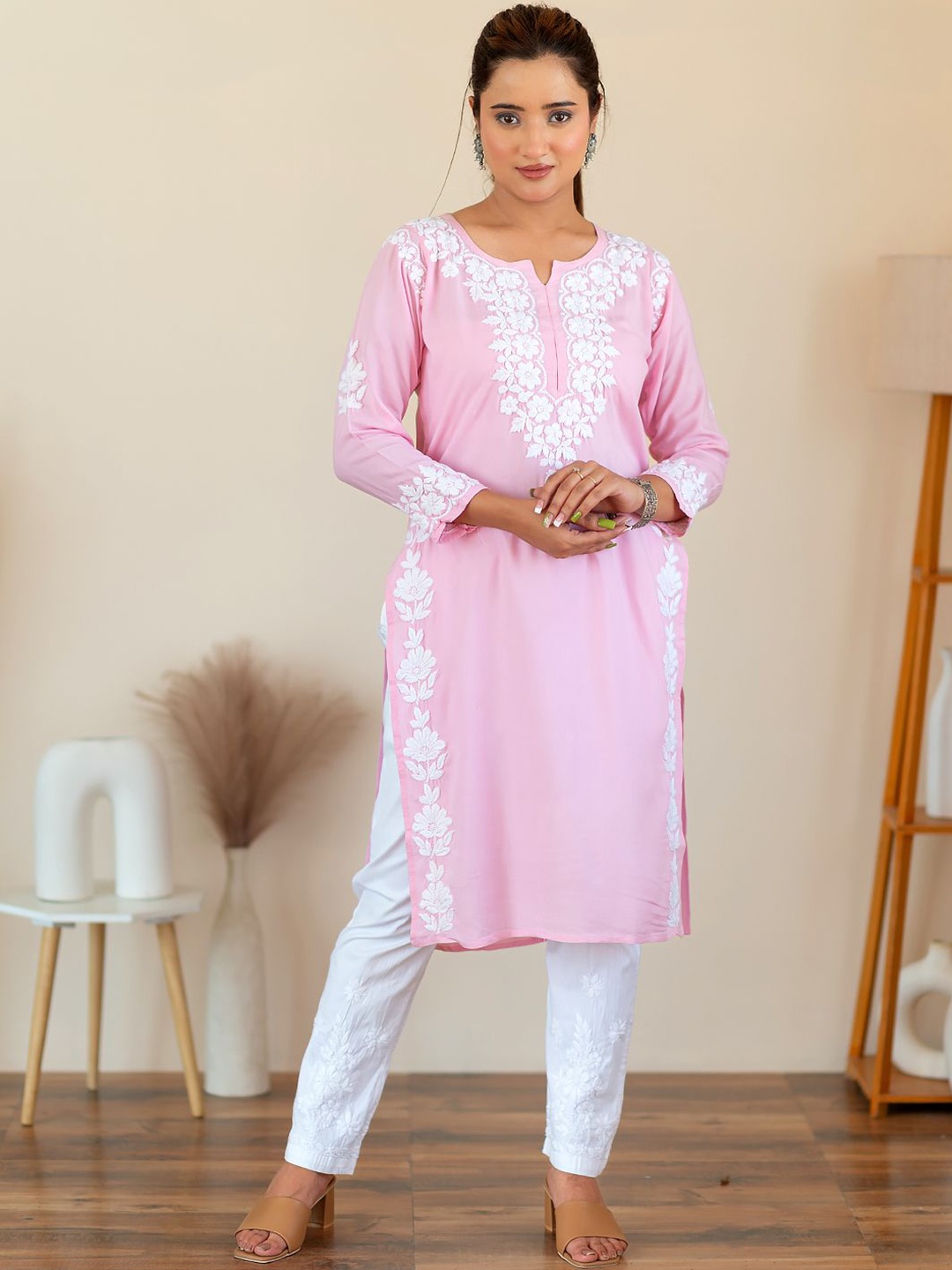 

The Chikan Label Ethnic Motifs Embroidered Pure Cotton Chikankari Straight Kurta, Pink