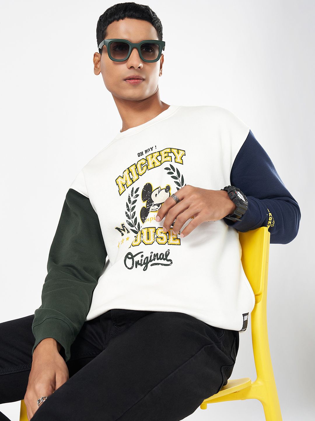 

SF JEANS by Pantaloons Men Graphic Cotton Sweatshirt, White