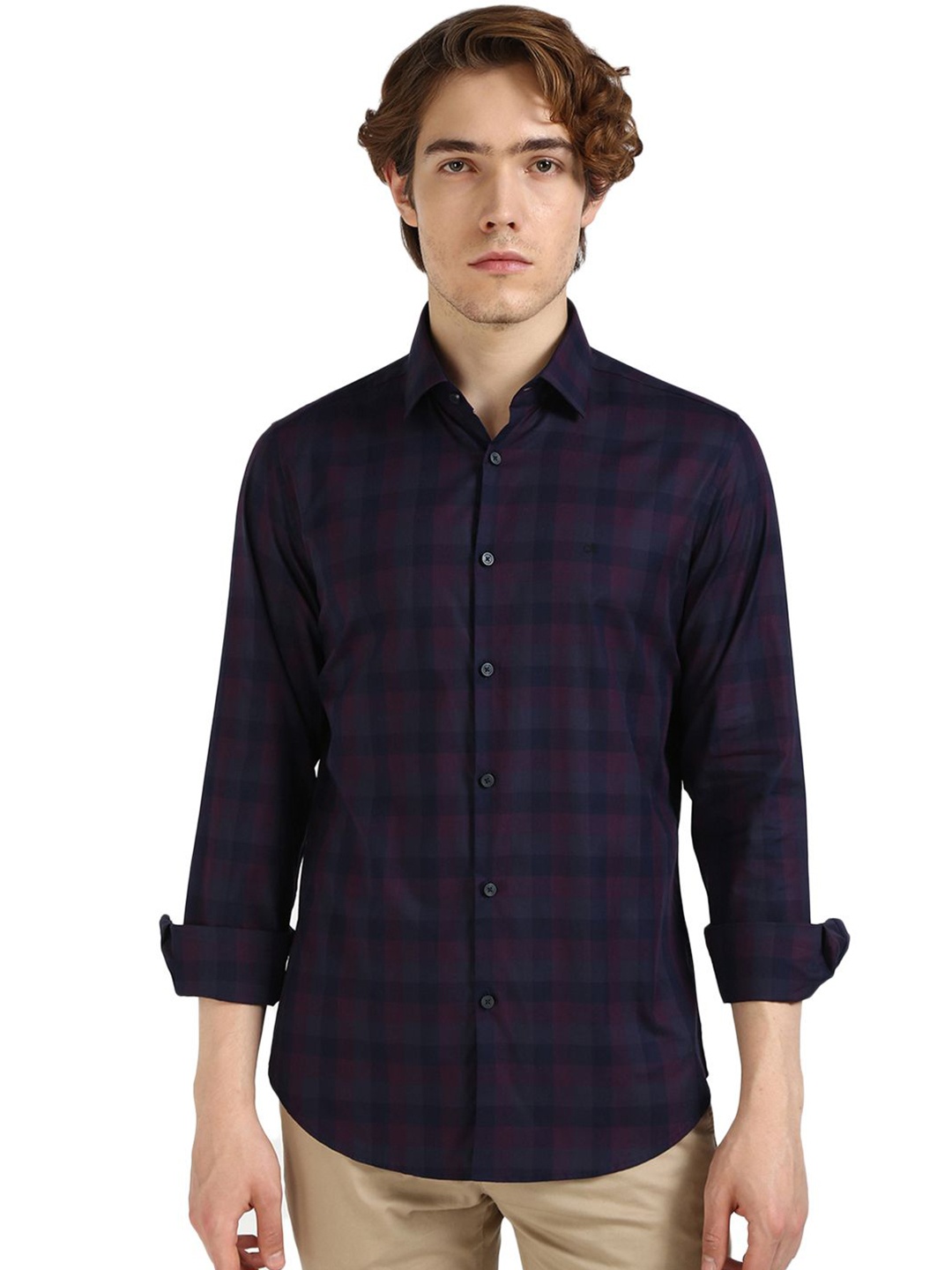 

Calvin Klein Jeans Men Spread Collar Checked Cotton Slim Fit Casual Shirt, Purple